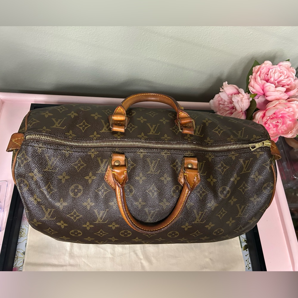 Authentic Louis Vuitton Speed 40 Monogram- Don’t Miss Out. - Picture 3 of 11